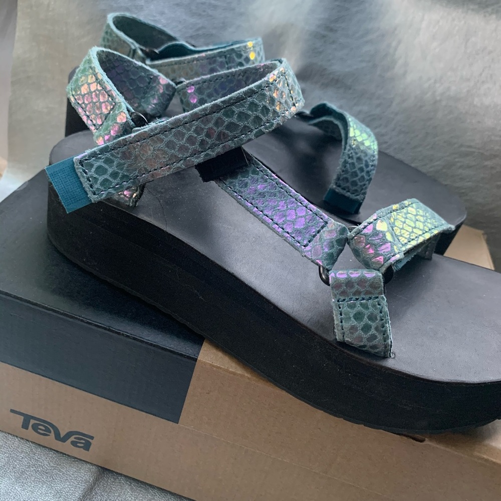 ✨ Teva Deep Teal Flatform/Platform Sandal ✨